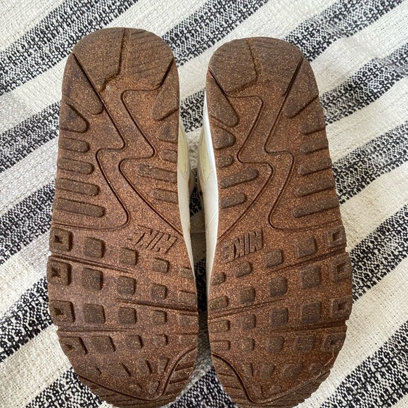 Women’s NIKE AIR MAX 90 SIZE 8 - Picture 5 of 6